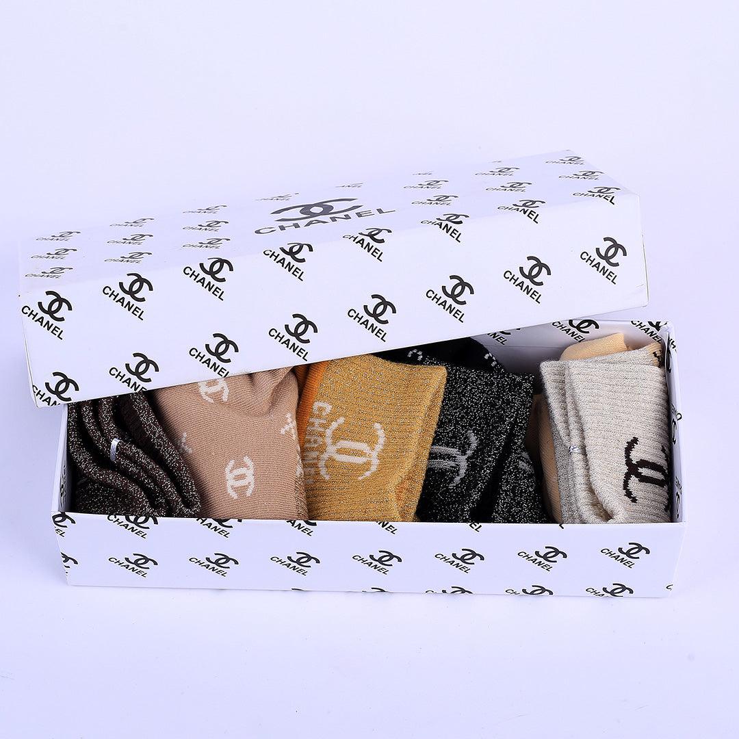 Chan 5 In 1 Gold Dotted And Logo Designed Socks - Obeezi.com