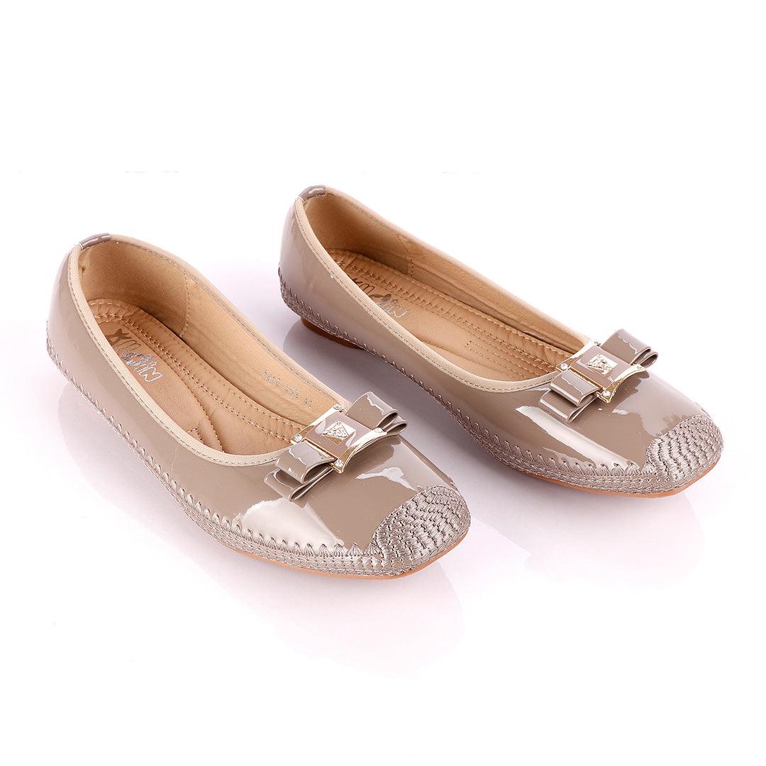 Fashionable Classic Crested Khaki Gloss Women's Flat Shoe - Obeezi