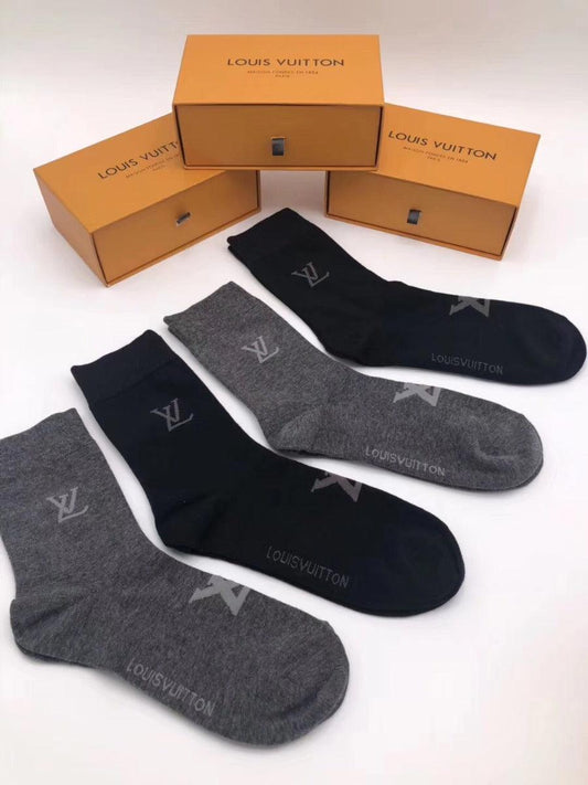 Louis Vuitton Men Signature 4 Pairs Grey And Black socks - Obeezi.com