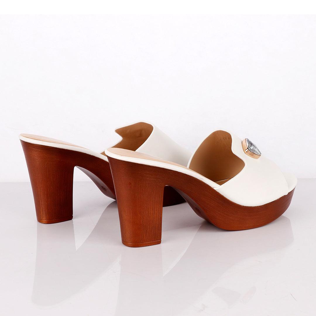 Maker's White Women Wedged Slippers With Stone - Obeezi