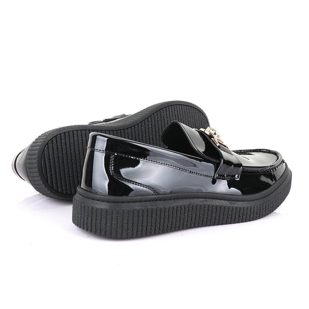 Va Medussa Gold Head Black Wetlips shoe - Obeezi