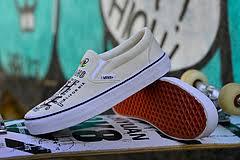 Vans Of The Wall 2018 Classic Sneaker Beige/White - Obeezi