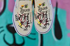 Vans Of The Wall 2018 Classic Sneaker Beige/White - Obeezi