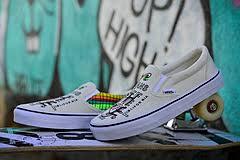 Vans Of The Wall 2018 Classic Sneaker Beige/White - Obeezi